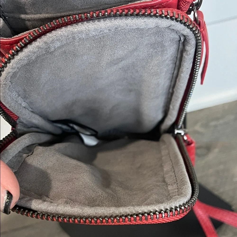 Vince Camuto Cory Sangaria Red Leather Cell Phone Wallet Crossbody Bag - Picture 10 of 14